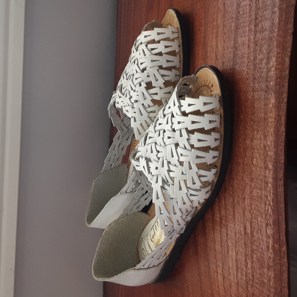 Sand & Sun Amanda White Leather Flats Espadrilles, Size 5.5